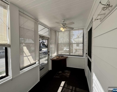 159 Market - Photo Thumbnail 12