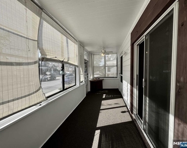 159 Market - Photo Thumbnail 14