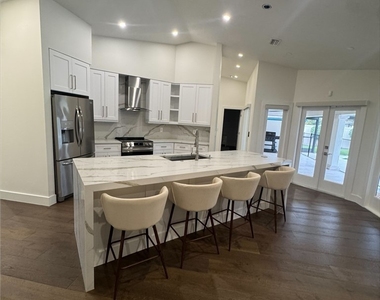 27500 Suffridge Drive - Photo Thumbnail 3
