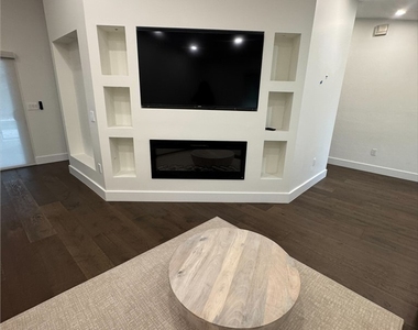 27500 Suffridge Drive - Photo Thumbnail 10