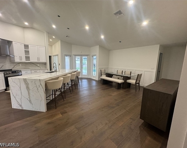 27500 Suffridge Drive - Photo Thumbnail 2