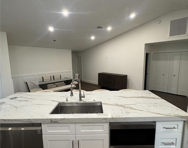 27500 Suffridge Drive - Photo Thumbnail 4