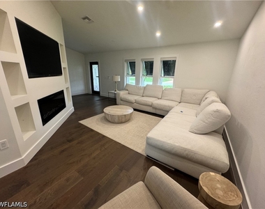 27500 Suffridge Drive - Photo Thumbnail 8