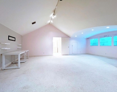 19 Windermere Lane - Photo Thumbnail 28