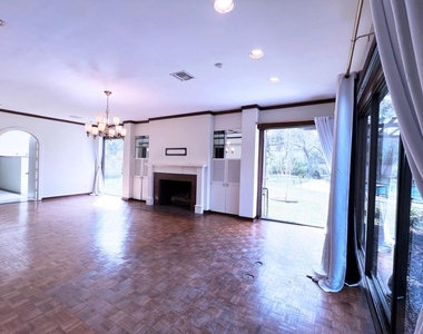 19 Windermere Lane - Photo Thumbnail 9