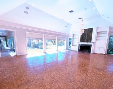 19 Windermere Lane - Photo Thumbnail 8