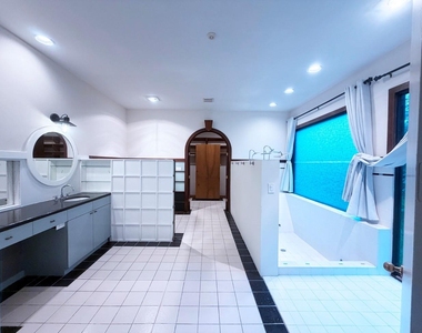 19 Windermere Lane - Photo Thumbnail 12