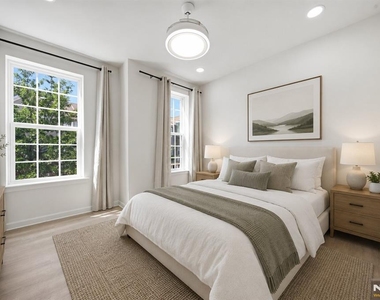 128 Wesmont - Photo Thumbnail 21