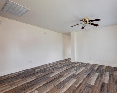 9622 Farrell Drive - Photo Thumbnail 3