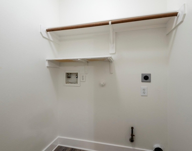 9622 Farrell Drive - Photo Thumbnail 14