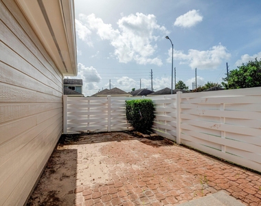 9622 Farrell Drive - Photo Thumbnail 18