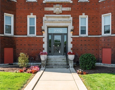 3902-3906 Lindell Boulevard - Photo Thumbnail 3