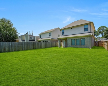 11928 Lakewood West Drive - Photo Thumbnail 22