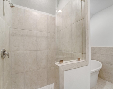 11928 Lakewood West Drive - Photo Thumbnail 14