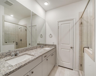 11928 Lakewood West Drive - Photo Thumbnail 12