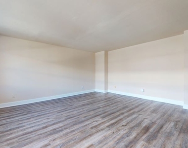 5660 Kingsbury Avenue - Photo Thumbnail 76