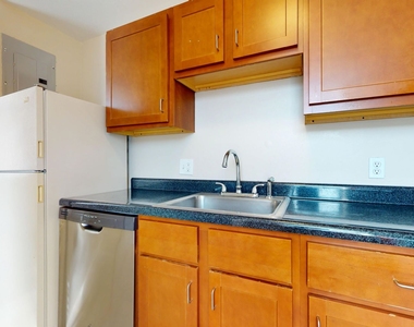 5660 Kingsbury Avenue - Photo Thumbnail 16