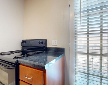 5660 Kingsbury Avenue - Photo Thumbnail 80