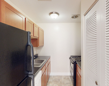 5660 Kingsbury Avenue - Photo Thumbnail 3