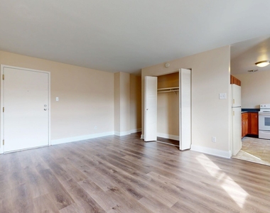 5660 Kingsbury Avenue - Photo Thumbnail 18