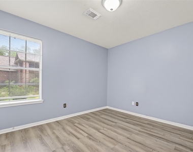11563 Withers Way Circle - Photo Thumbnail 23
