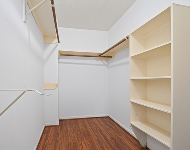 11563 Withers Way Circle - Photo Thumbnail 33