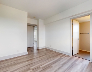 18 South Kingshighway - Photo Thumbnail 177