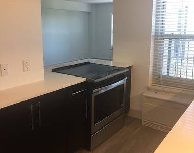18 South Kingshighway - Photo Thumbnail 299