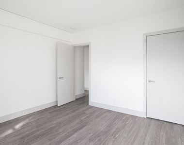 18 South Kingshighway - Photo Thumbnail 326