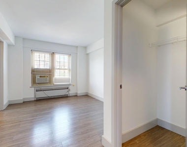 18 South Kingshighway - Photo Thumbnail 385
