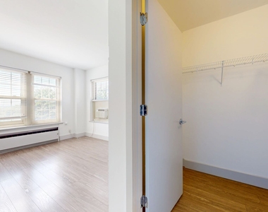 18 South Kingshighway - Photo Thumbnail 382