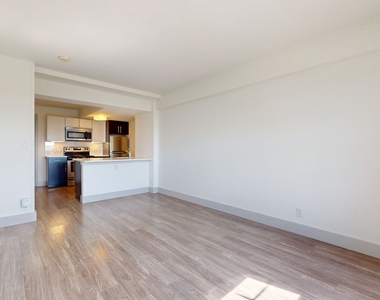18 South Kingshighway - Photo Thumbnail 240