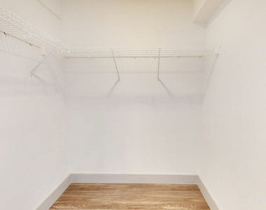 18 South Kingshighway - Photo Thumbnail 420