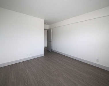 18 South Kingshighway - Photo Thumbnail 340