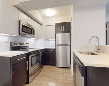 18 South Kingshighway - Photo Thumbnail 200