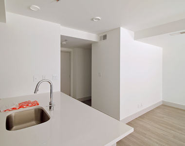 18 South Kingshighway - Photo Thumbnail 243
