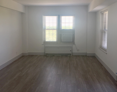 18 South Kingshighway - Photo Thumbnail 296