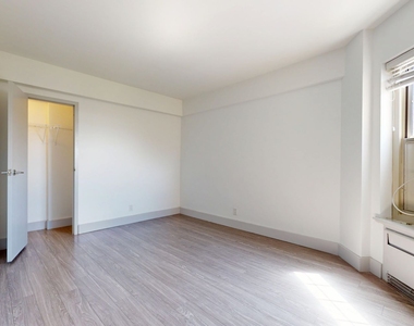 18 South Kingshighway - Photo Thumbnail 379