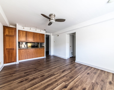 18 South Kingshighway - Photo Thumbnail 212
