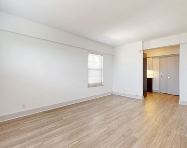 18 South Kingshighway - Photo Thumbnail 256
