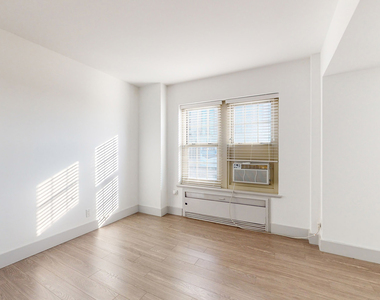 18 South Kingshighway - Photo Thumbnail 396