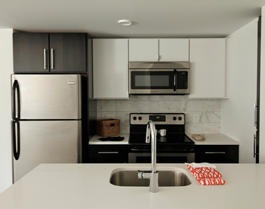18 South Kingshighway - Photo Thumbnail 244