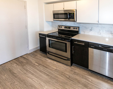 18 South Kingshighway - Photo Thumbnail 285