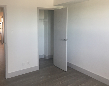 18 South Kingshighway - Photo Thumbnail 301
