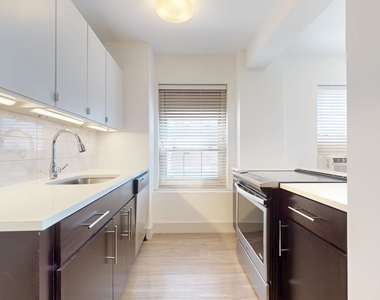18 South Kingshighway - Photo Thumbnail 375