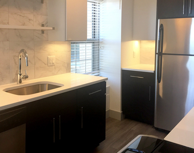 18 South Kingshighway - Photo Thumbnail 297