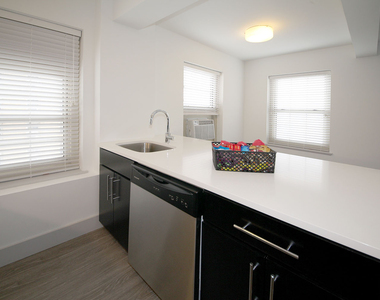 18 South Kingshighway - Photo Thumbnail 402