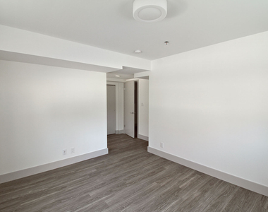 18 South Kingshighway - Photo Thumbnail 248