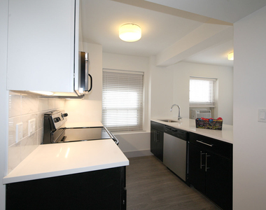 18 South Kingshighway - Photo Thumbnail 400