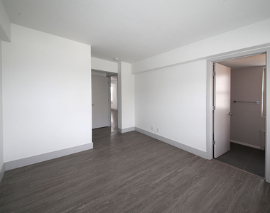 18 South Kingshighway - Photo Thumbnail 344